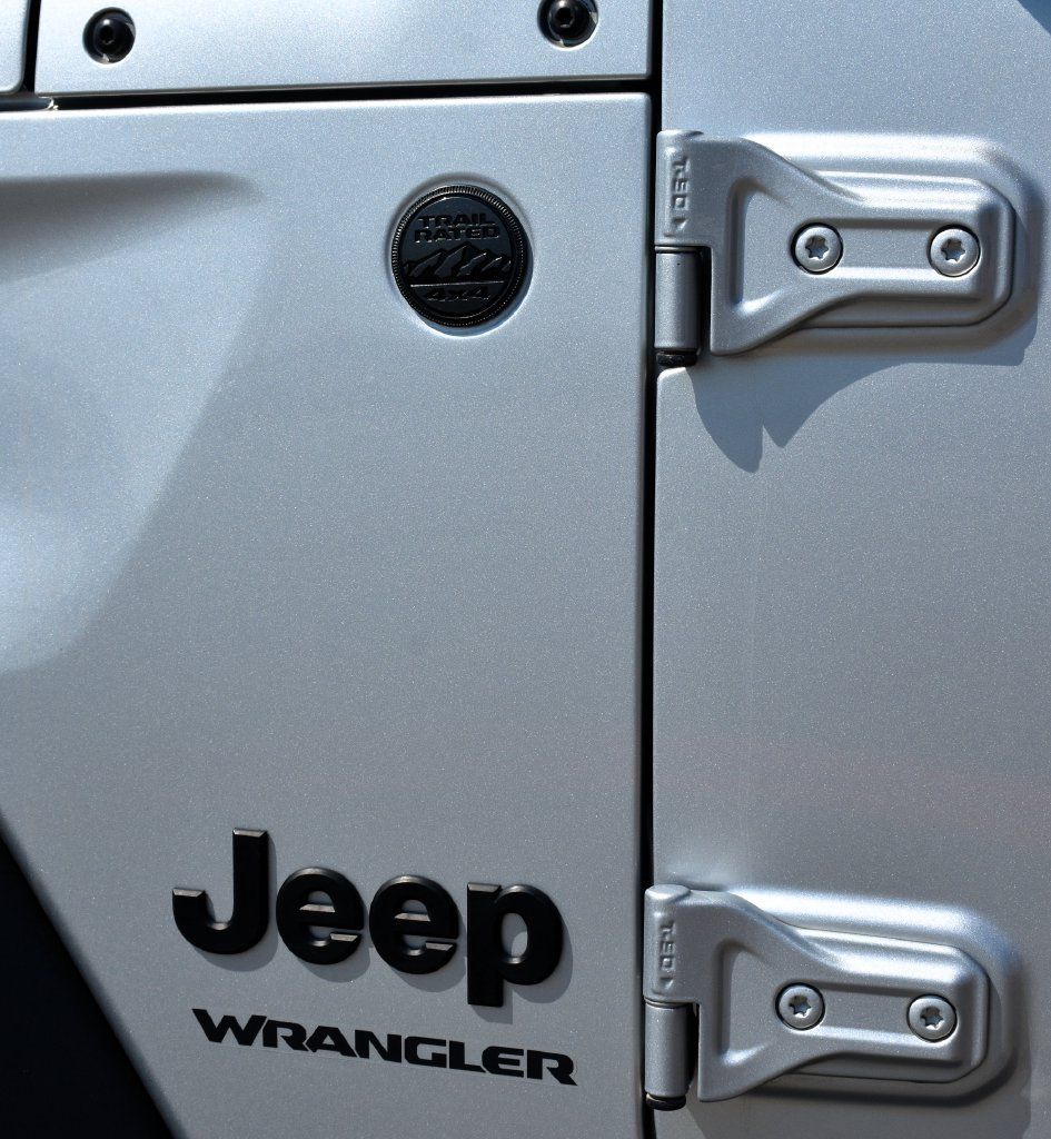 Used 2022 Jeep Wrangler Sport AWD/4WD image 13
