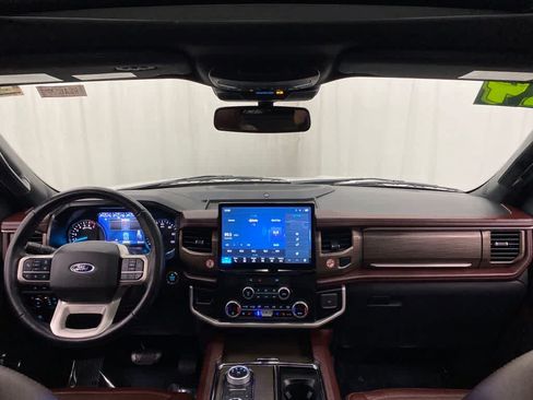 Used 2024 Ford Expedition Limited AWD/4WD image 12