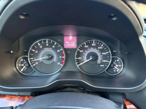 Used 2011 Subaru Outback 2.5i Limited AWD/4WD image 30