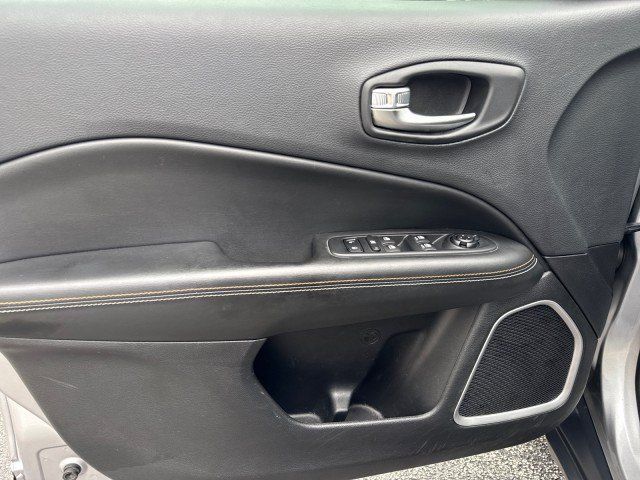 Used 2018 Jeep Compass Sport FWD image 14