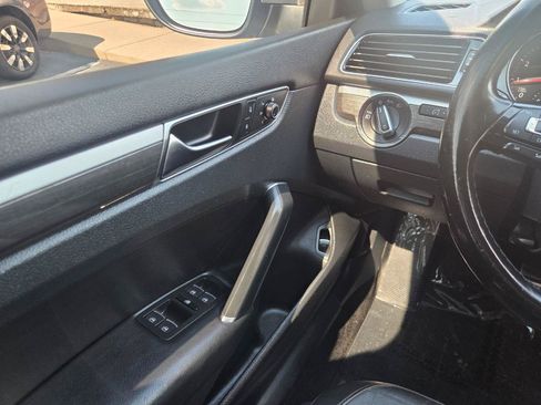 Used 2017 Volkswagen Passat 1.8T SEL Premium FWD image 29