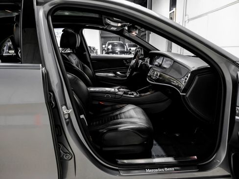 Used 2015 Mercedes-Benz S 550 Sedan w/ Sport Package w/ Sport Package image 40
