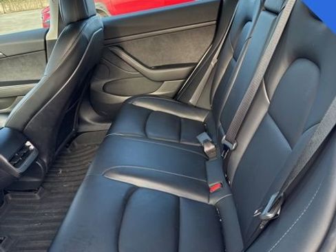 Used 2021 Tesla Model 3 Standard Range Plus image 9