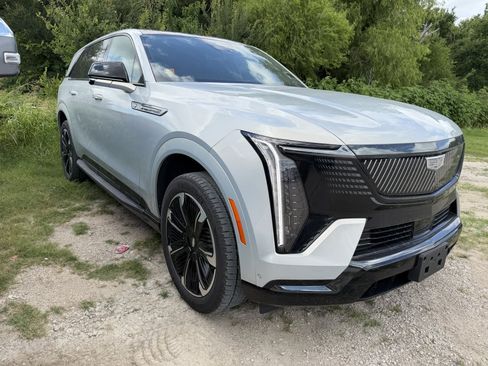 Used 2025 Cadillac Escalade IQ Sport 1 AWD/4WD image 4
