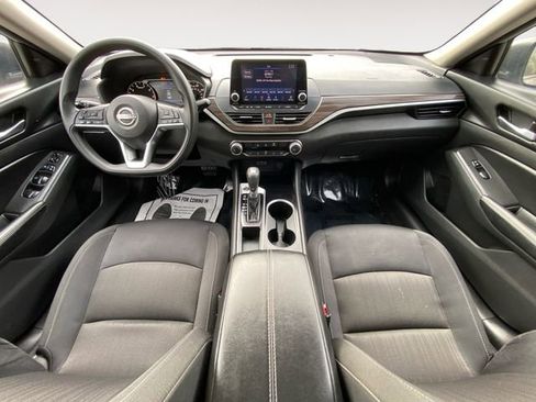 Used 2024 Nissan Altima 2.5 SV image 10