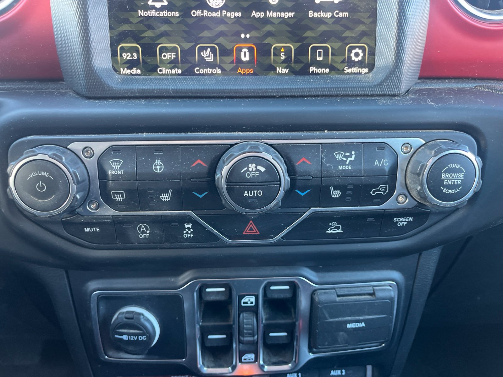 Used 2023 Jeep Gladiator Rubicon w/ Cold Weather Group AWD/4WD image 20