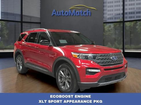 Used 2024 Ford Explorer XLT w/ Equipment Group 202A AWD/4WD image 1