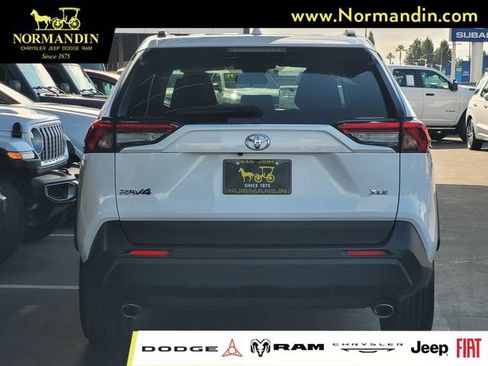 Used 2025 Toyota RAV4 XLE FWD image 4