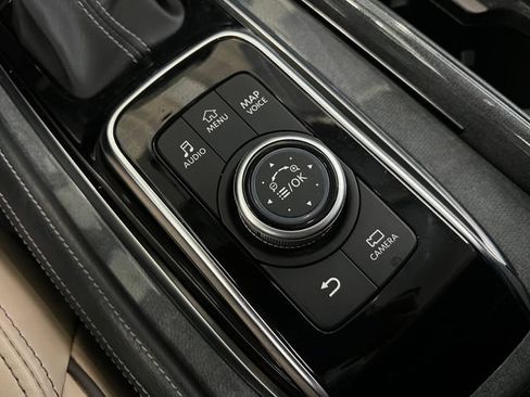 Used 2021 Nissan Armada SV w/ SV Appearance Package RWD image 23