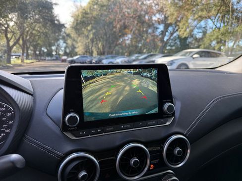 Used 2025 Nissan Sentra SV image 17