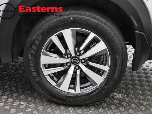 Used 2023 Nissan Pathfinder SL AWD/4WD image 34