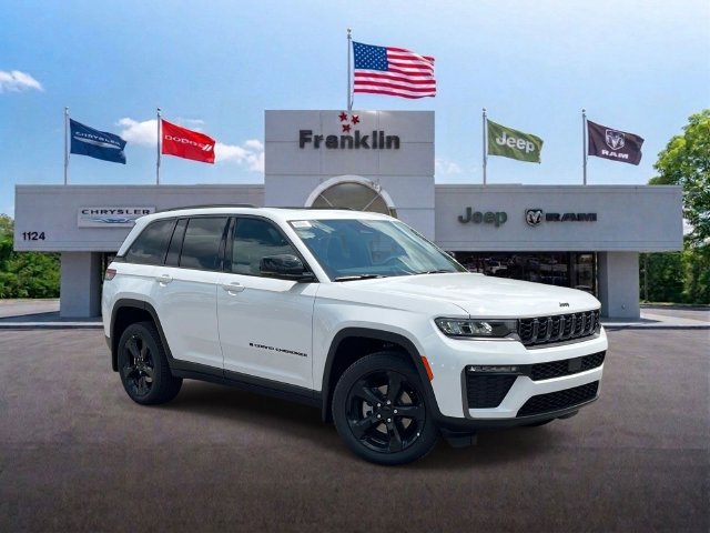 New 2026 Jeep Grand Cherokee Limited w/ Limited Altitude Package AWD/4WD image 1