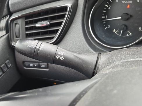 Used 2017 Nissan Rogue SL image 40