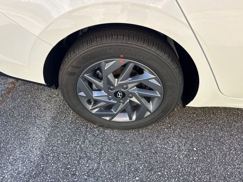 New 2026 Hyundai Elantra Blue image 17