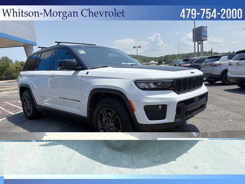 Used 2024 Jeep Grand Cherokee Trailhawk w/ Advanced Protech Group II AWD/4WD image 4