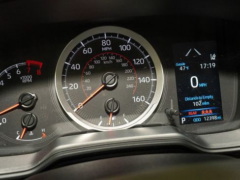 Certified 2022 Toyota Corolla Cross L image 15