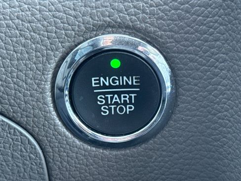 Used 2017 Lincoln Navigator Select image 27