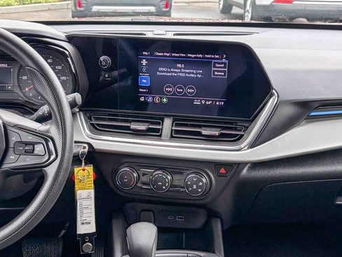 Used 2024 Chevrolet Trax LS image 15