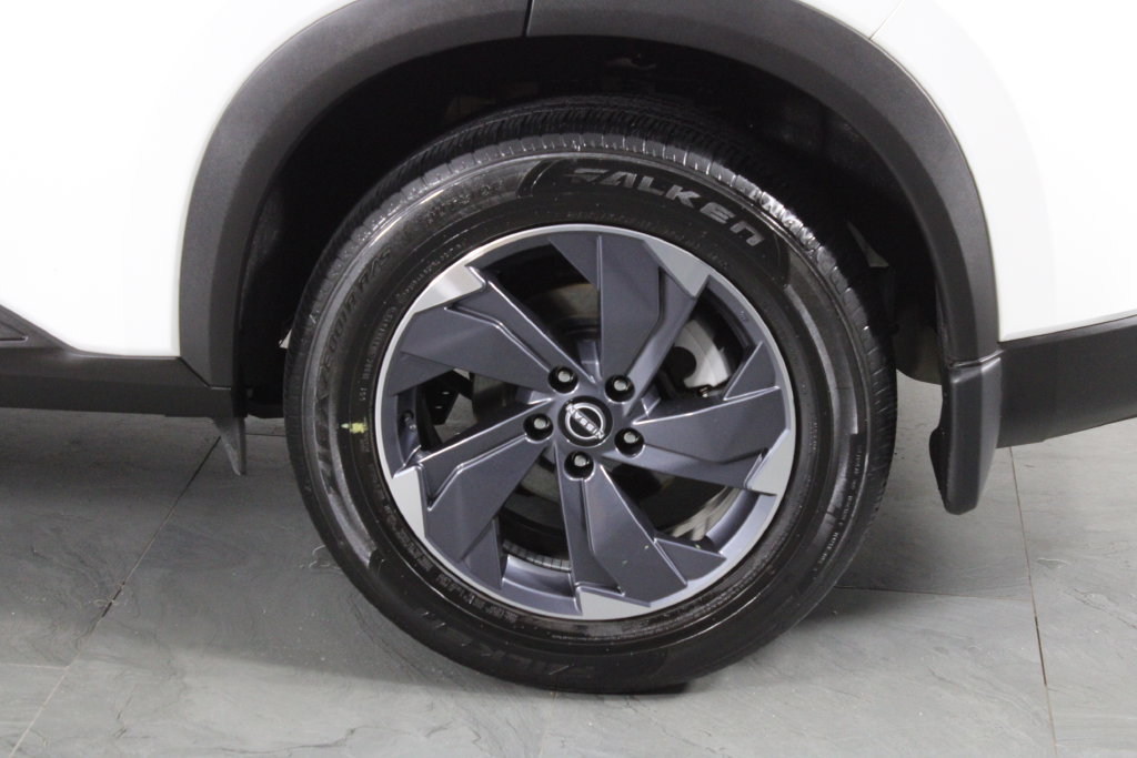 Certified 2025 Nissan Rogue SV w/ SV Premium Package FWD image 15