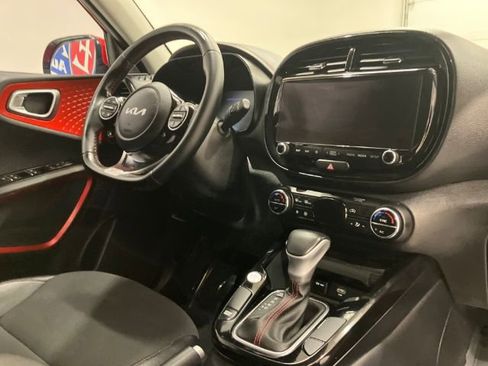 Used 2024 Kia Soul GT-Line image 12