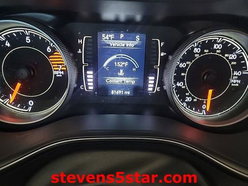 Used 2019 Jeep Cherokee Latitude w/ Cold Weather Group image 16