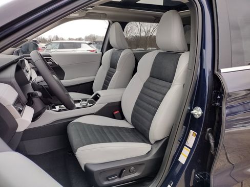 New 2026 Mitsubishi Outlander SE image 8