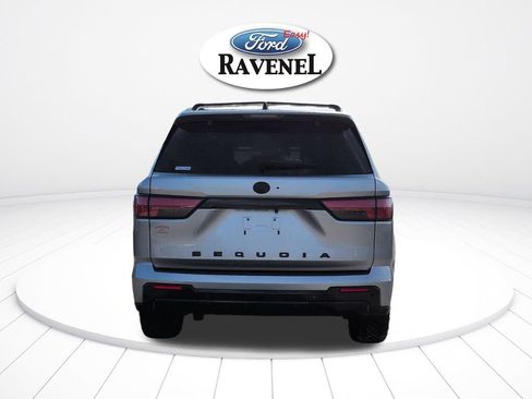 Used 2024 Toyota Sequoia Platinum AWD/4WD image 5