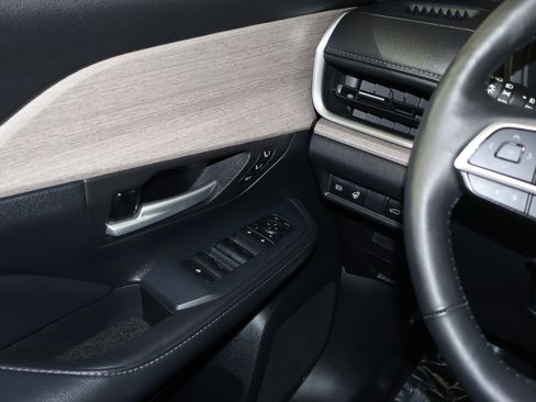 Used 2025 Toyota Grand Highlander Platinum image 34