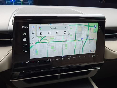 Used 2025 Lincoln Nautilus Premier AWD/4WD image 19