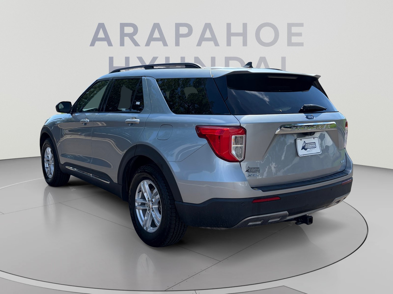 Used 2022 Ford Explorer XLT w/ Equipment Group 202A AWD/4WD image 3