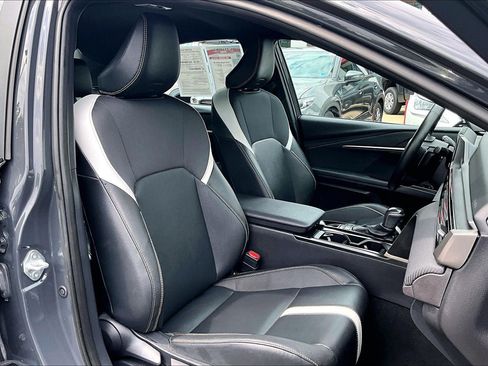 Used 2025 Toyota Camry SE FWD image 7