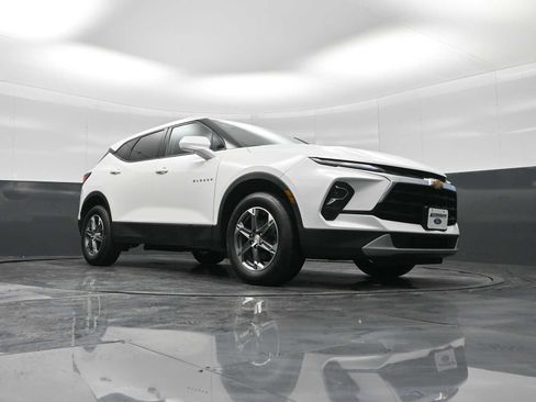 Used 2023 Chevrolet Blazer LT AWD/4WD image 25