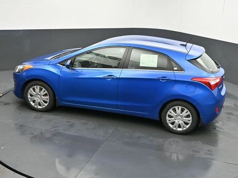Used 2017 Hyundai Elantra GT image 35