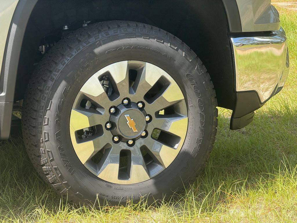 New 2026 Chevrolet Silverado 2500 LT w/ All Star Edition AWD/4WD image 9