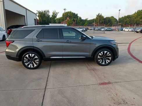 Used 2025 Ford Explorer Platinum w/ LUX Leather Package image 6