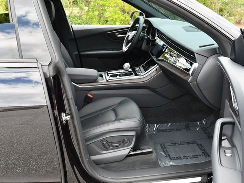 Used 2020 Audi Q8 Premium Plus w/ Premium Plus Package AWD/4WD image 54