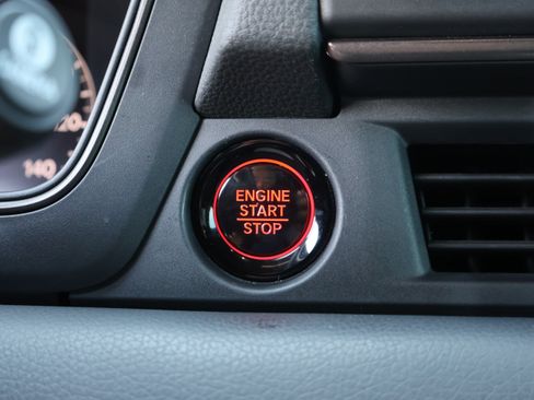 Used 2025 Honda Pilot TrailSport image 25