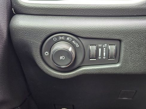 New 2026 Chrysler Pacifica Select image 22