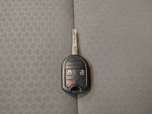 Used 2018 Ford Escape SE image 32