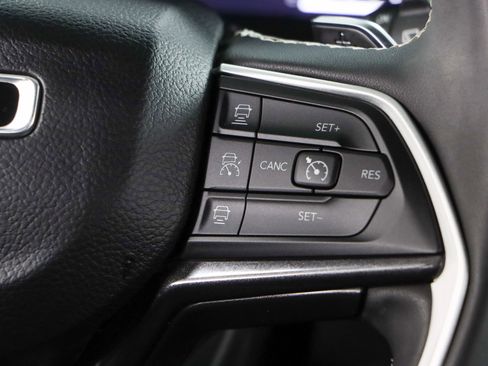 Used 2023 Jeep Grand Cherokee Altitude image 14