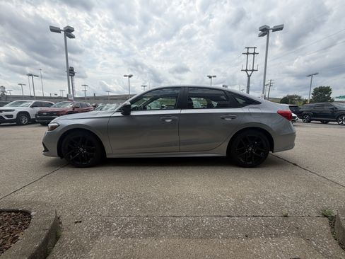 Used 2023 Honda Civic Sport image 11