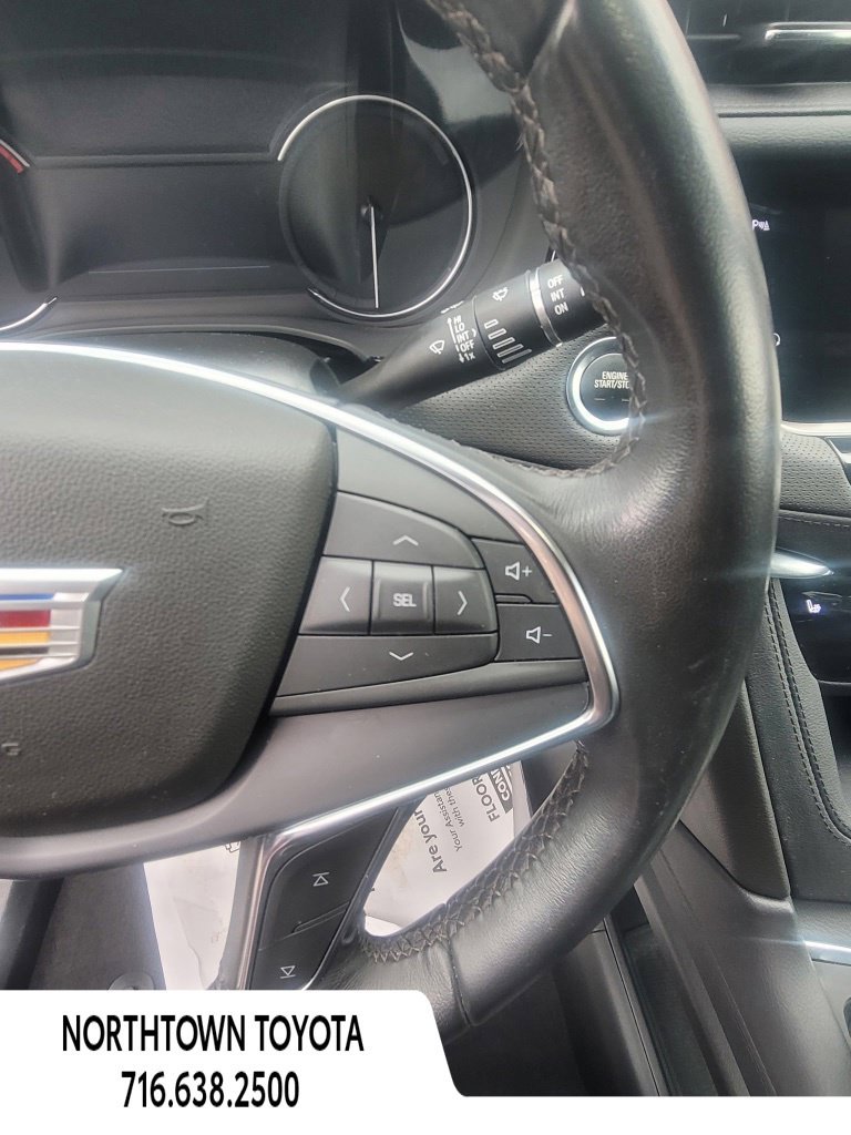 Used 2022 Cadillac XT5 Luxury w/ LPO, Floor Liner Package AWD/4WD image 22
