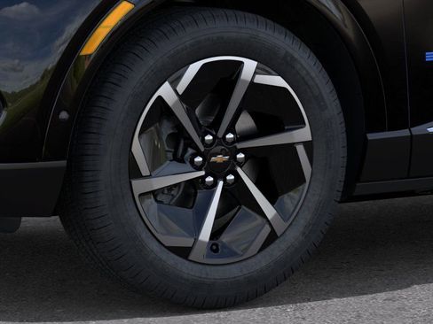 New 2025 Chevrolet Equinox EV LT image 9