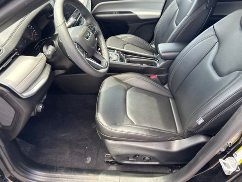 Certified 2025 Jeep Compass Limited AWD/4WD image 9