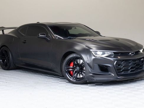 Used 2021 Chevrolet Camaro ZL1 image 2