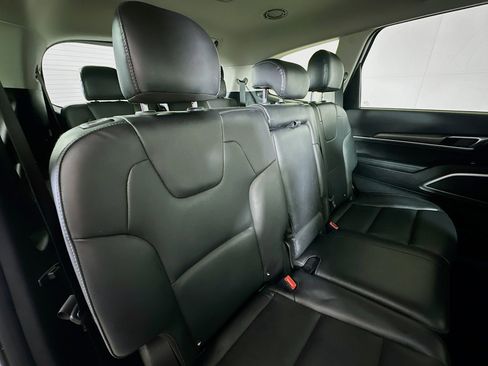 Certified 2021 Kia Telluride LX image 27
