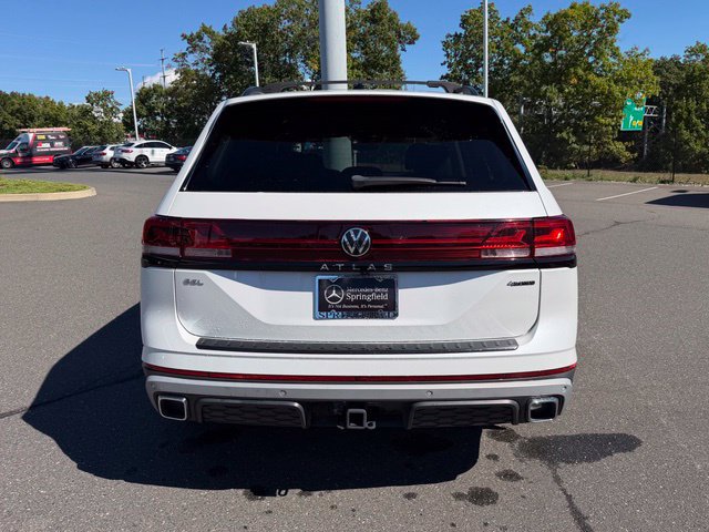 Used 2024 Volkswagen Atlas Peak Edition SEL AWD/4WD image 6