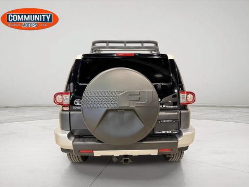 Used 2014 Toyota FJ Cruiser 4WD w/ Convenience Package image 6