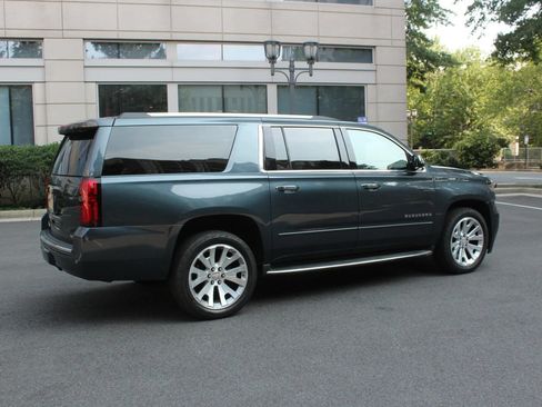 Used 2019 Chevrolet Suburban Premier AWD/4WD image 7