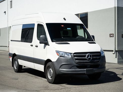 Used 2021 Mercedes-Benz Sprinter 2500 image 1